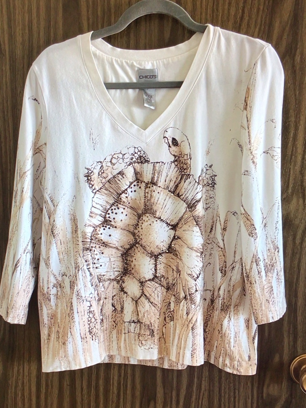 Chico's White V-Neck Long Sleeve Top with Brown Turtle Print